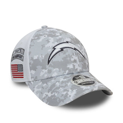 This is a LA Chargers NFL Salute To Service 2024 White 9FORTY Stretch Snap Adjustable Cap 1