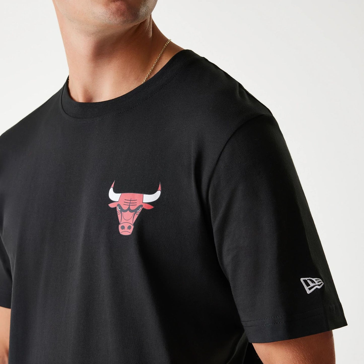 The Male model is wearing Chicago Bulls NBA Tip Off Black T-Shirt 5