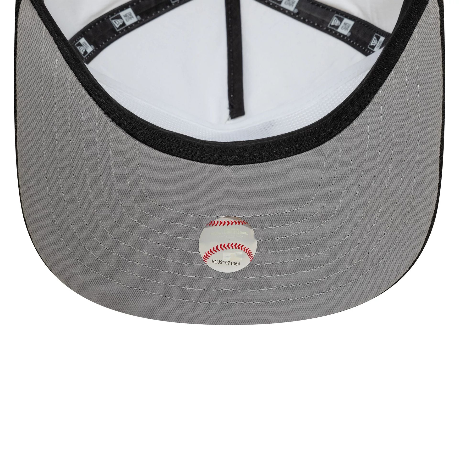 This is a LA Dodgers Chrome Logo White Golfer Snapback Cap 5