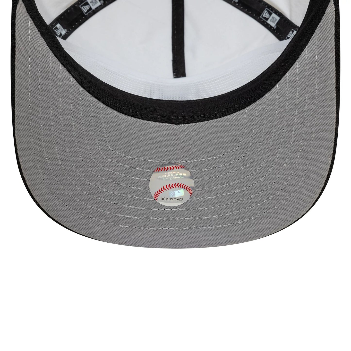 This is a New York Mets Chrome Logo White Golfer Snapback Cap 5