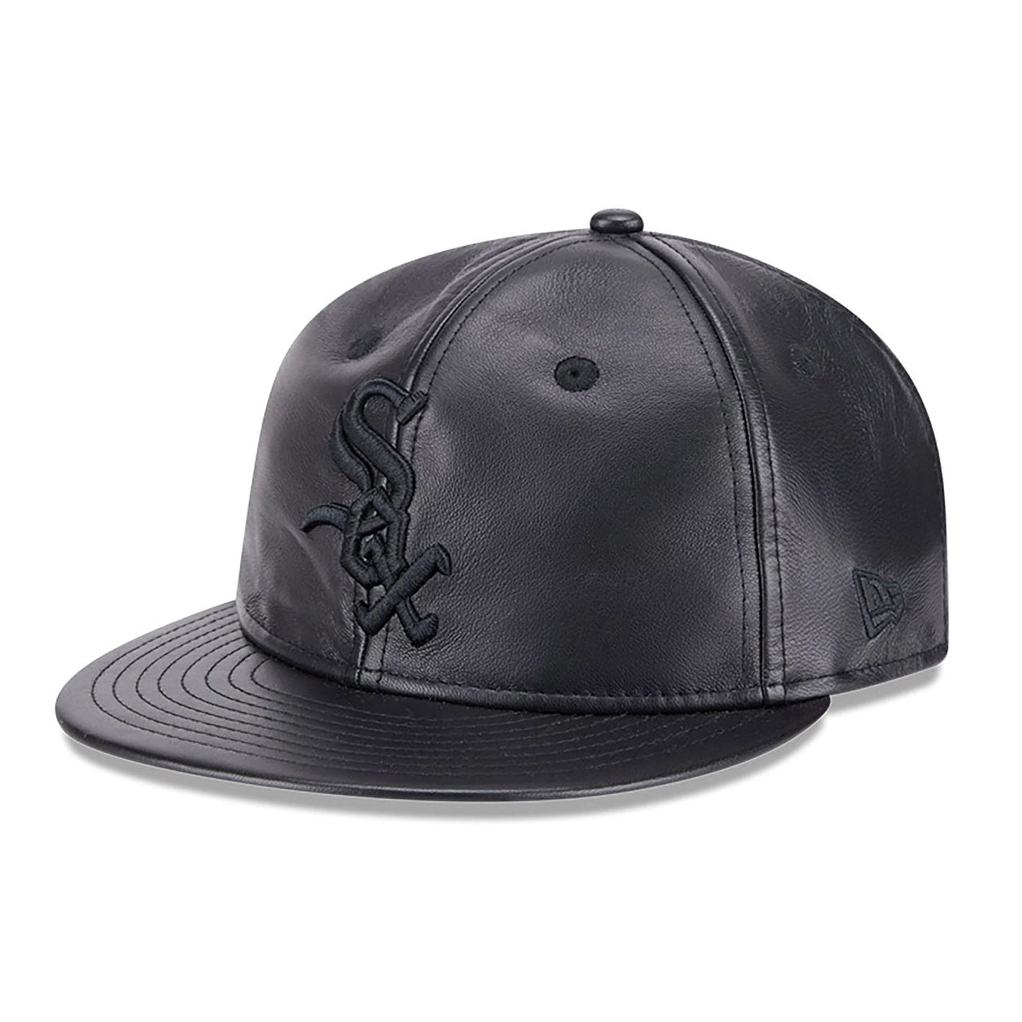 This is a Chicago White Sox Genuine Leather Black Retro Crown 9FIFTY Strapback Cap 1