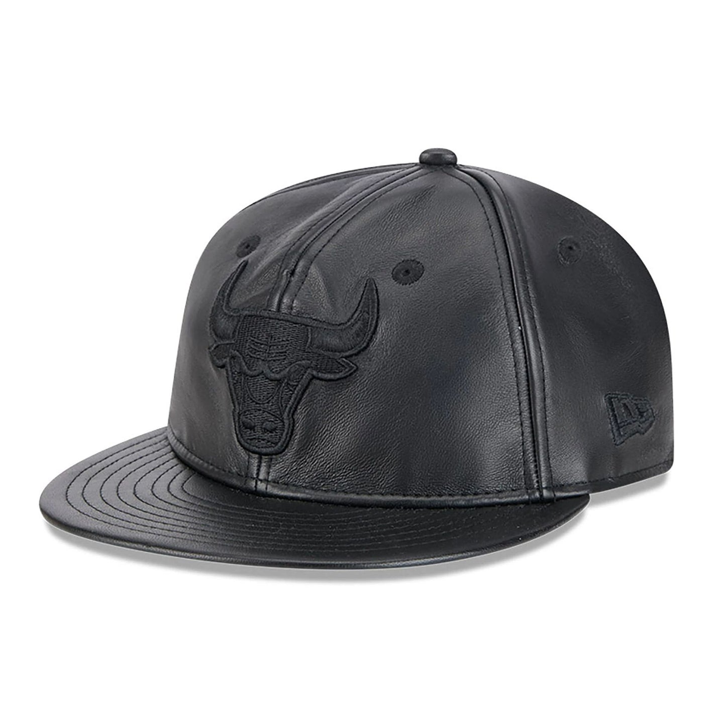 This is a Chicago Bulls Genuine Leather Black Retro Crown 9FIFTY Strapback Cap 1