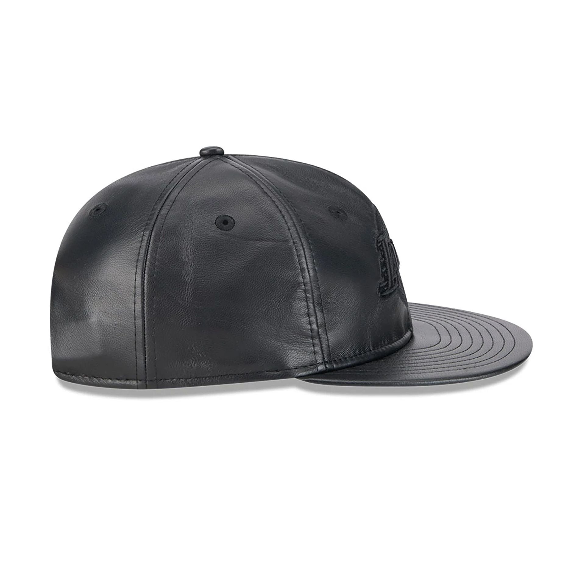 This is a LA Lakers Genuine Leather Black Retro Crown 9FIFTY Strapback Cap 6