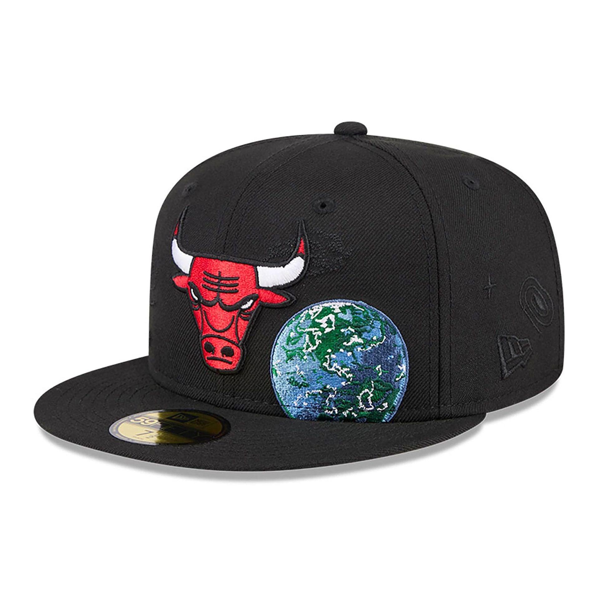 This is a Chicago Bulls Global Black 59FIFTY Fitted Cap 1