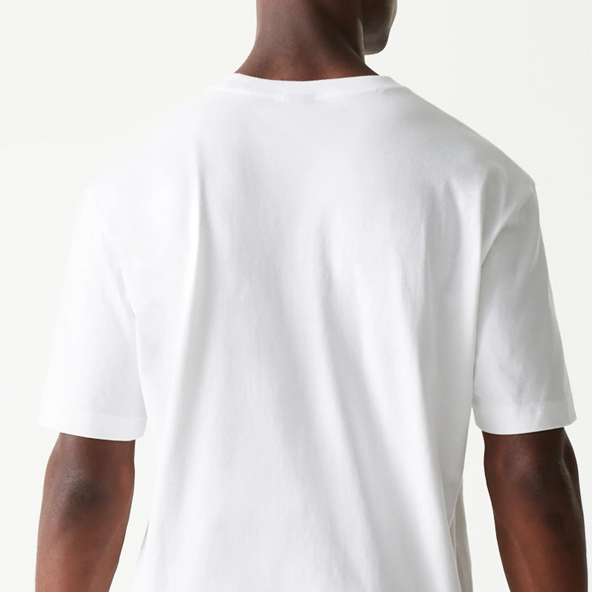 The Male model is wearing Kansas City Chiefs Sport Classic White T-Shirt 7