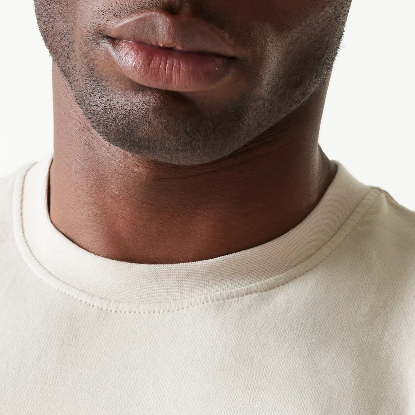 The Male model is wearing Chicago White Sox Upholstery Light Beige T-Shirt 6