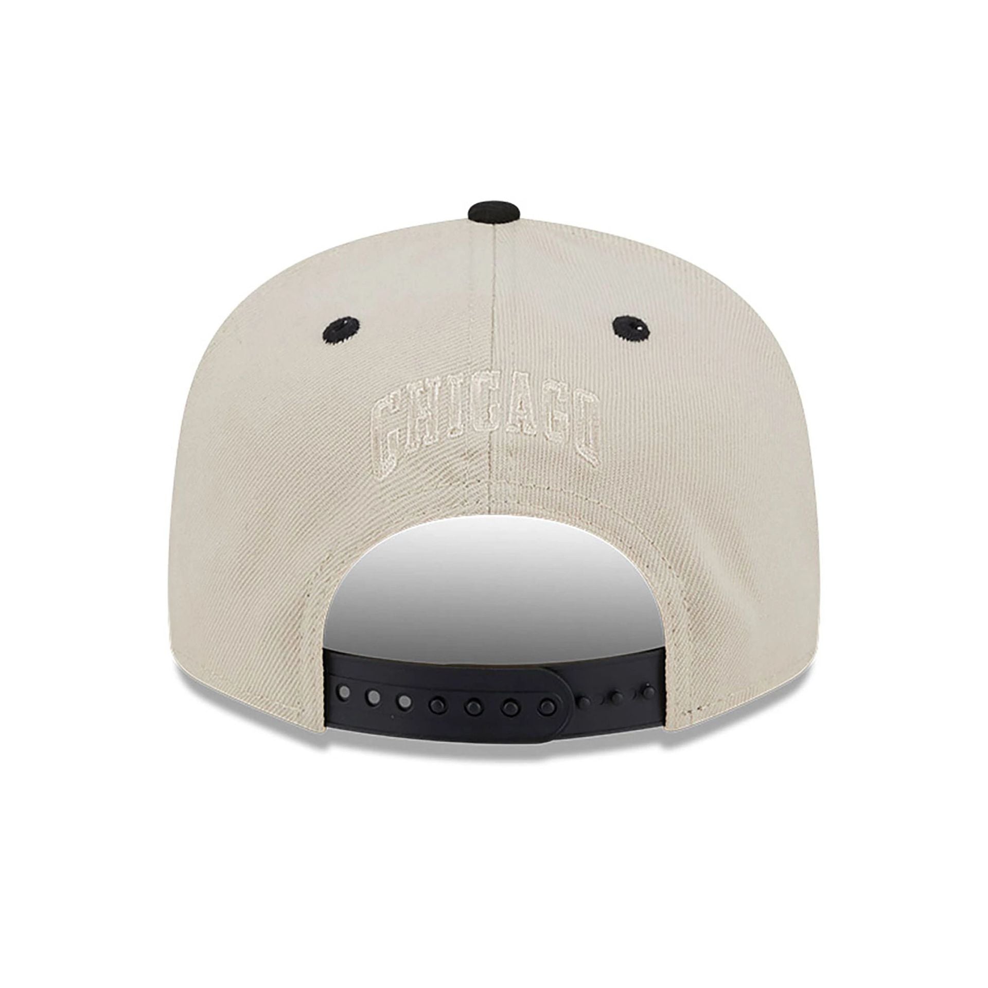 This is a Chicago Bulls Team Art Beige 9FIFTY Snapback Cap 5