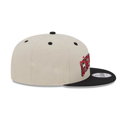 This is a Chicago Bulls Team Art Beige 9FIFTY Snapback Cap 6