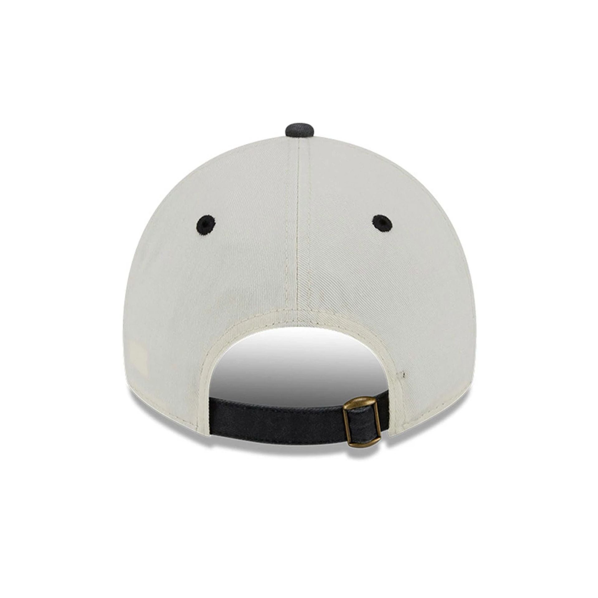 This is a Chicago White Sox Classic Sidescript White 9TWENTY Adjustable Cap 5