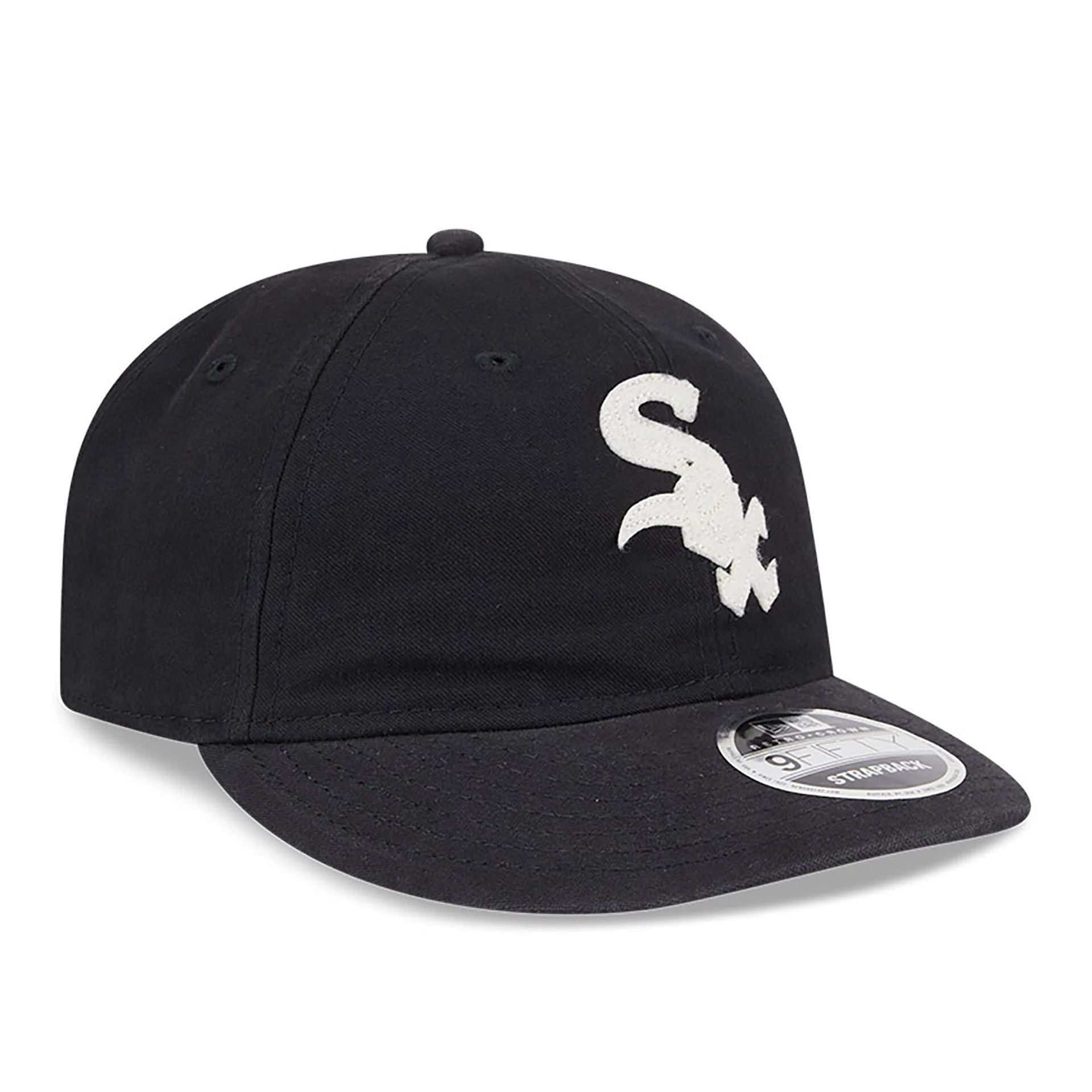 This is a Chicago White Sox Canvas Felt Logo Black Retro Crown 9FIFTY Strapback Cap 4