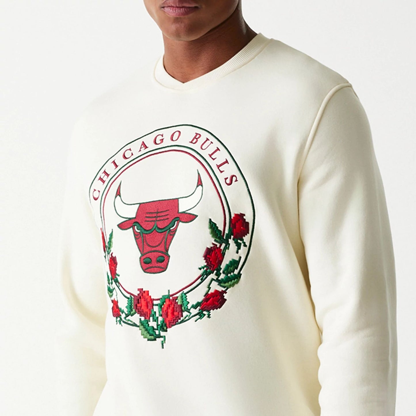 The Male model is wearing Chicago Bulls Red Roses White Crewneck Sweater 3