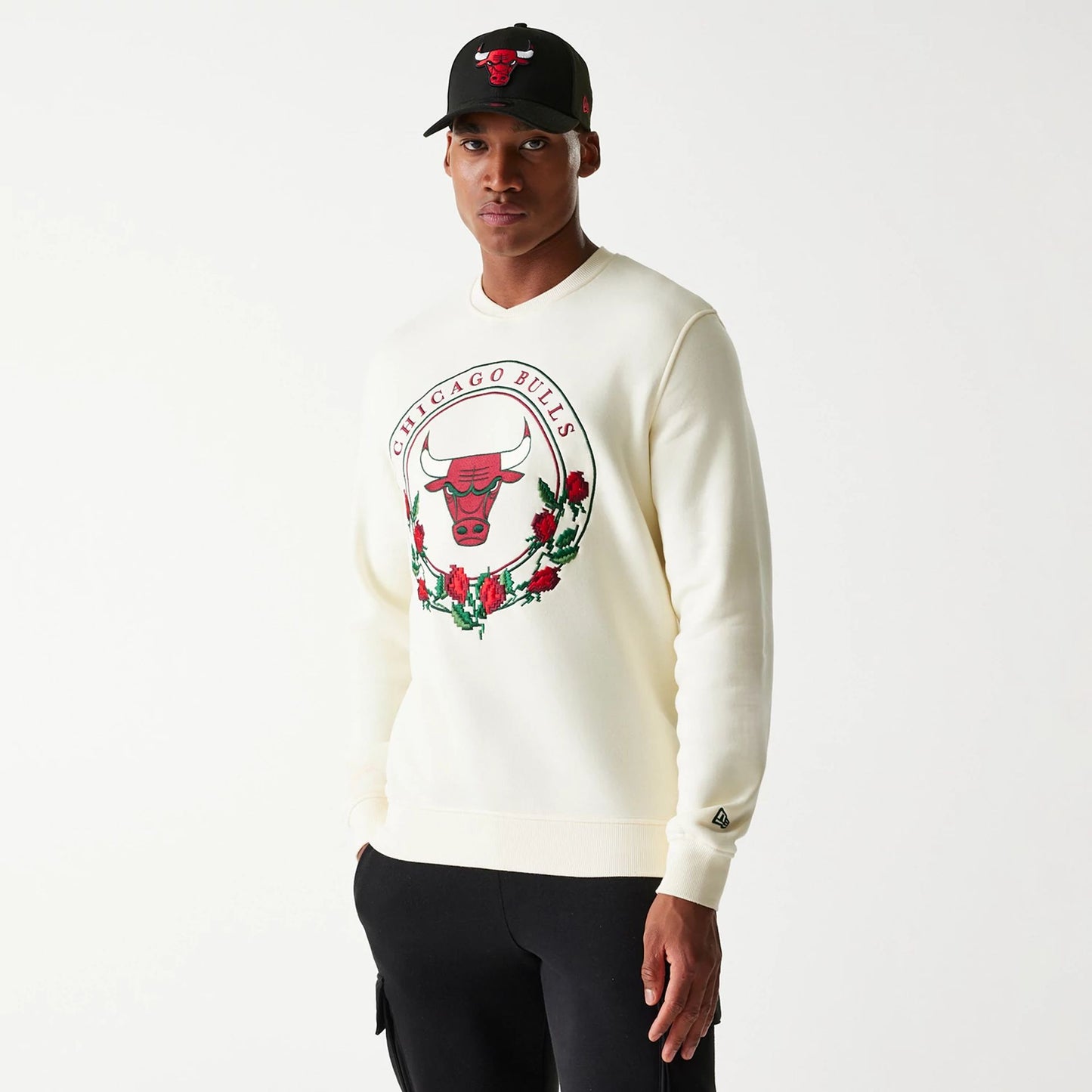 The Male model is wearing Chicago Bulls Red Roses White Crewneck Sweater 1