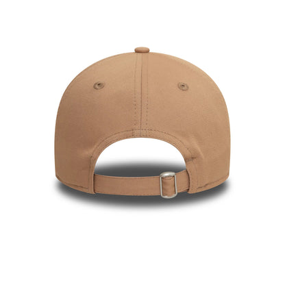 This is a Newcastle United FC Seasonal Beige 9TWENTY Adjustable Cap 5