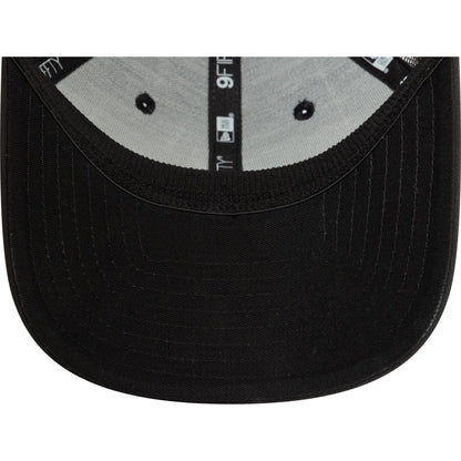 This is a Newcastle United FC Monochrome Black 9FIFTY Stretch Snap Adjustable Cap 2