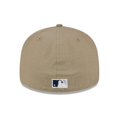 This is a New York Yankees Logo Pin Khaki Retro Crown 59FIFTY Fitted Cap 4