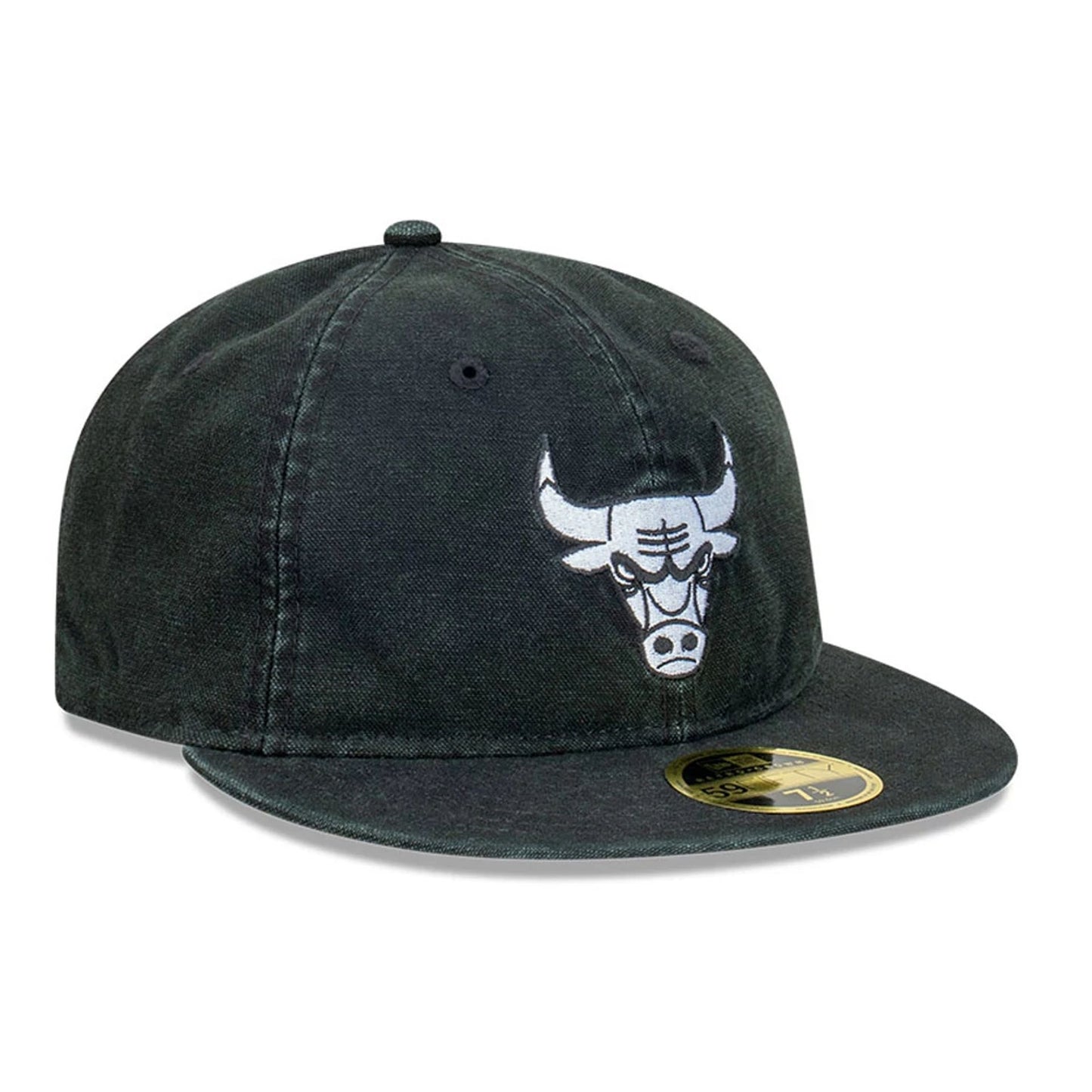 This is a Chicago Bulls Snow Washed Canvas Black Retro Crown 59FIFTY Fitted Cap 4