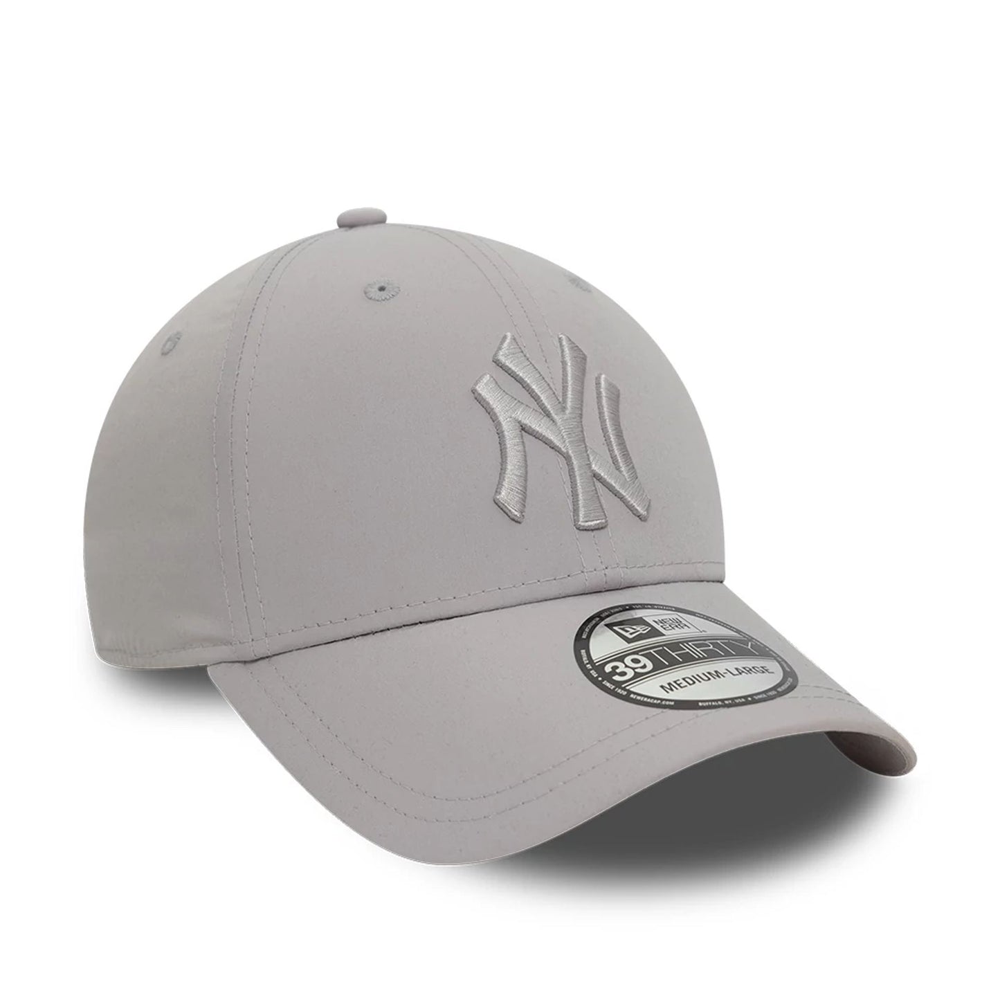 This is a New York Yankees Tech Nylon Grey 39THIRTY Stretch Fit Cap 7