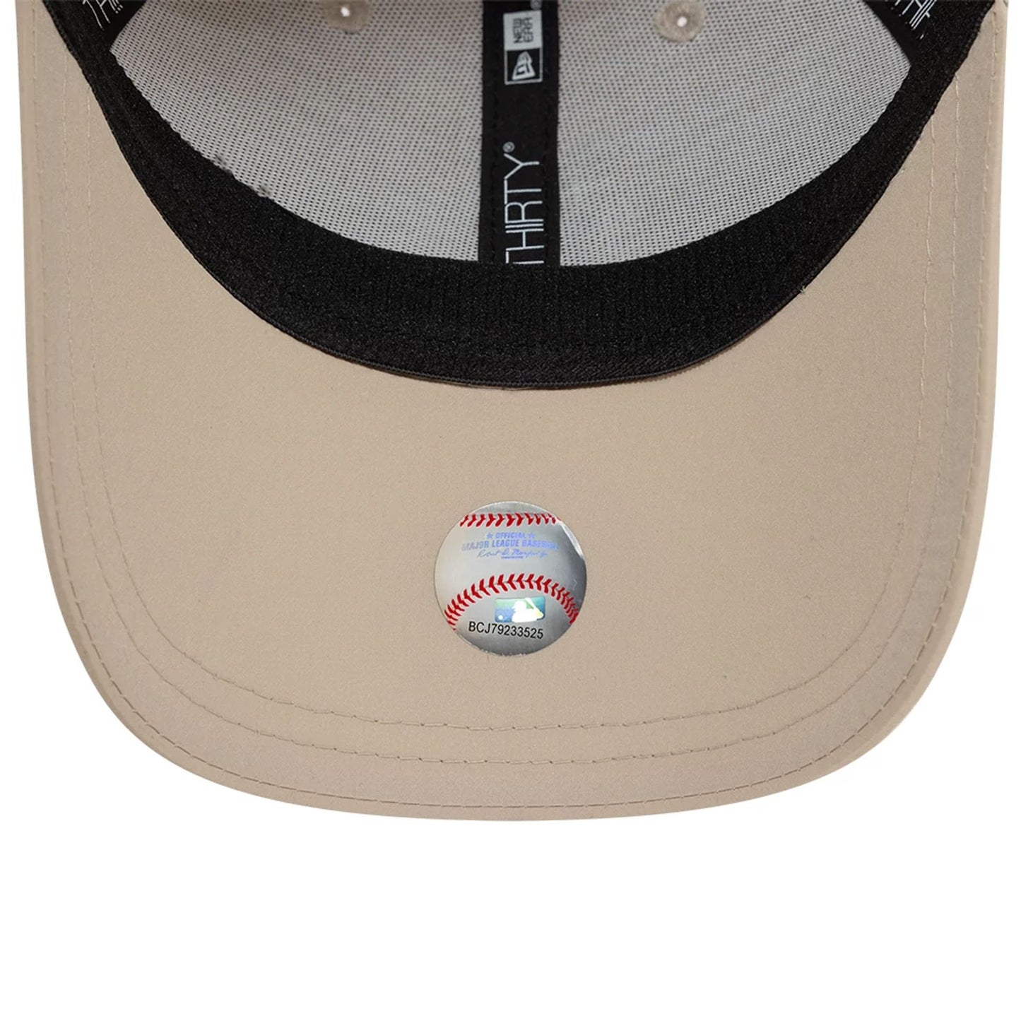 This is a LA Dodgers Tech Nylon Light Beige 39THIRTY Stretch Fit Cap 3