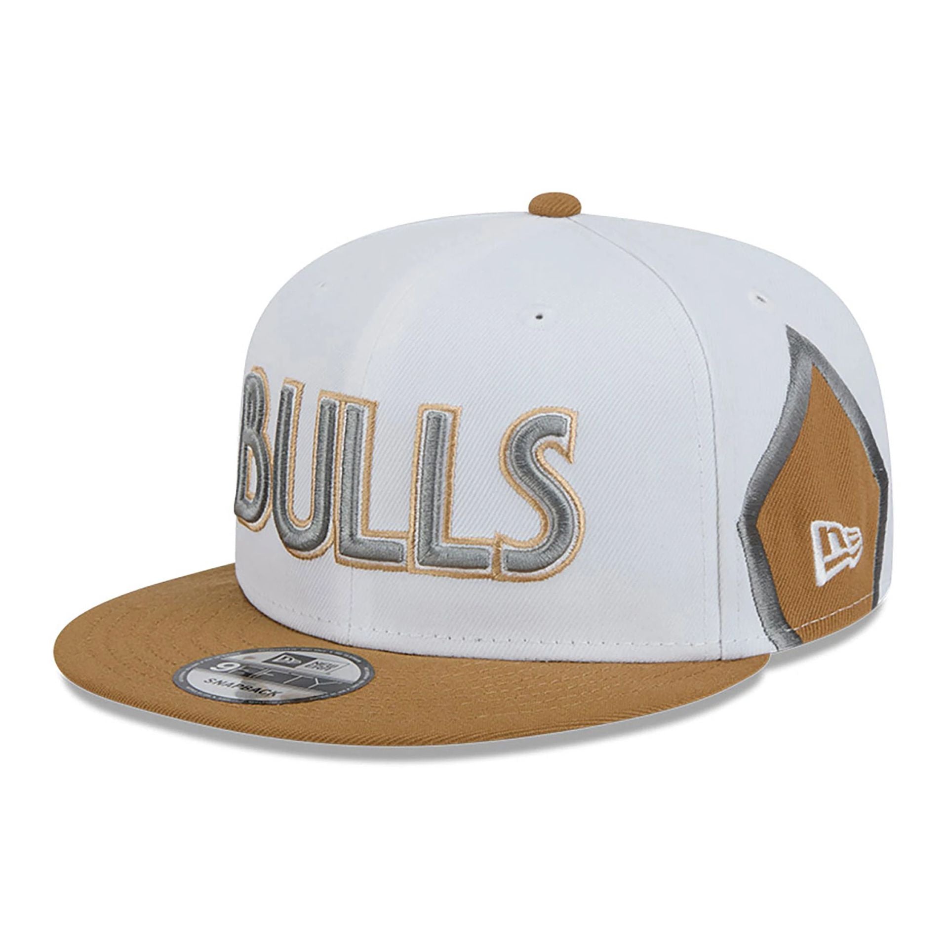 This is a Chicago Bulls NBA City Edition White 9FIFTY Snapback Cap 4