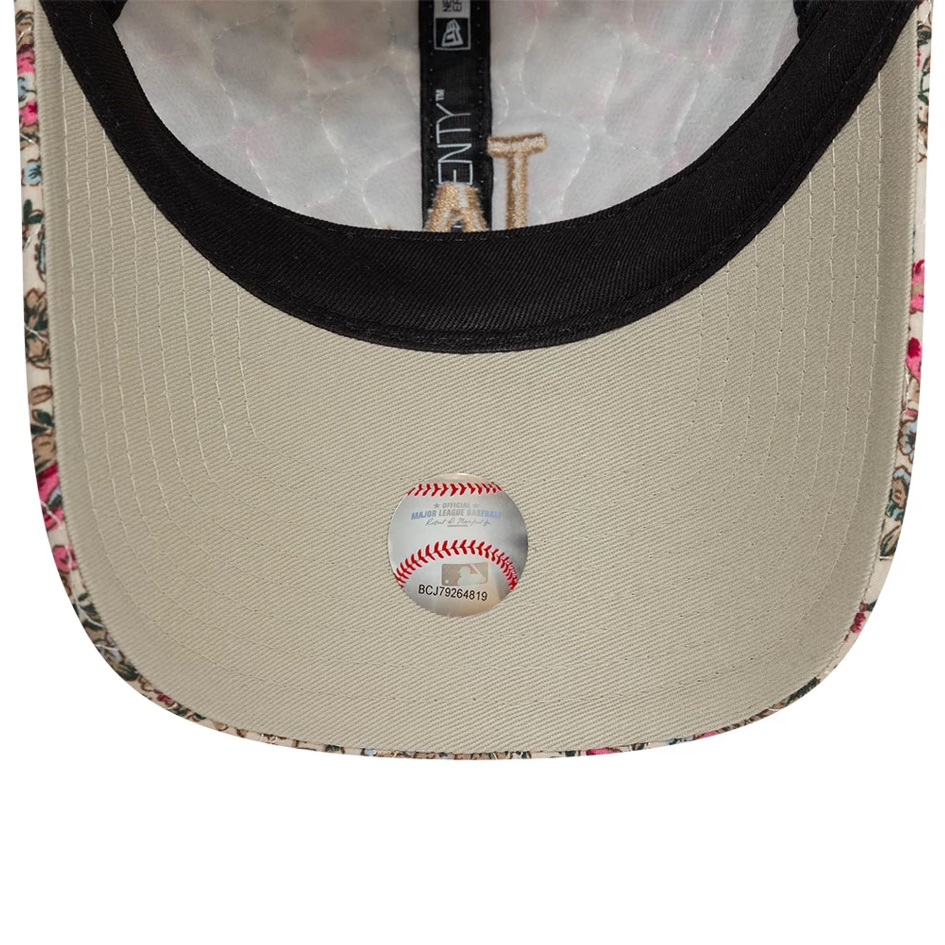 This is a LA Dodgers Womens Floral Quilted Light Beige 9TWENTY Adjustable Cap 2