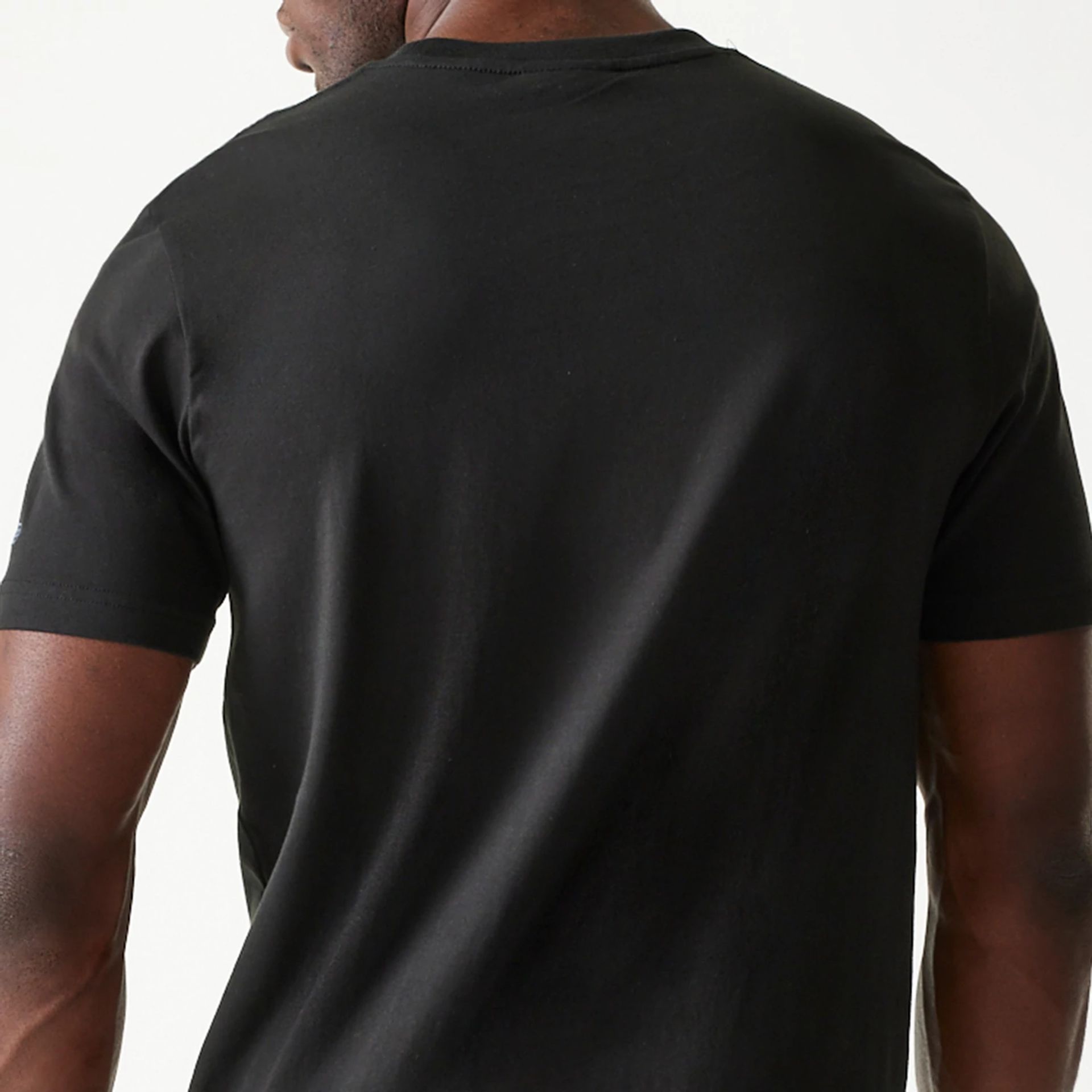 The Male model is wearing New York Yankees Realtree Edge Slate Black T-Shirt 7