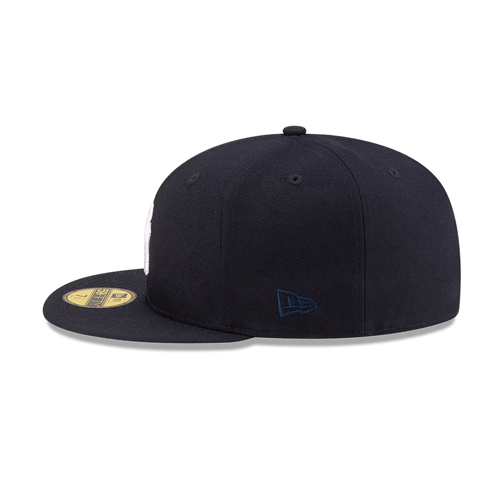 This is a New York Yankees OVO x MLB 2024 Navy 59FIFTY Fitted Cap 7