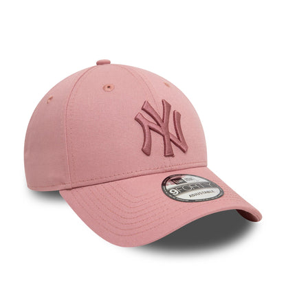 This is a New York Yankees League Essential Dark Pink 9FORTY Adjustable Cap 3