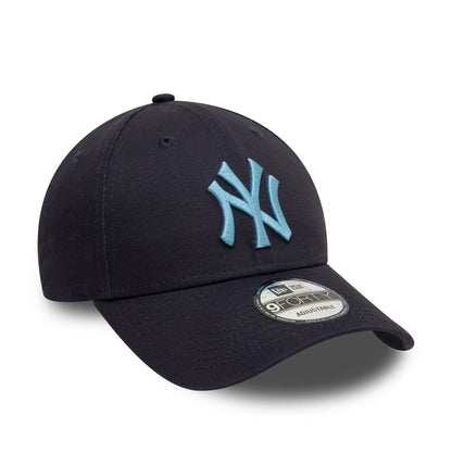 This is a New York Yankees League Essential Navy 9FORTY Adjustable Cap 3