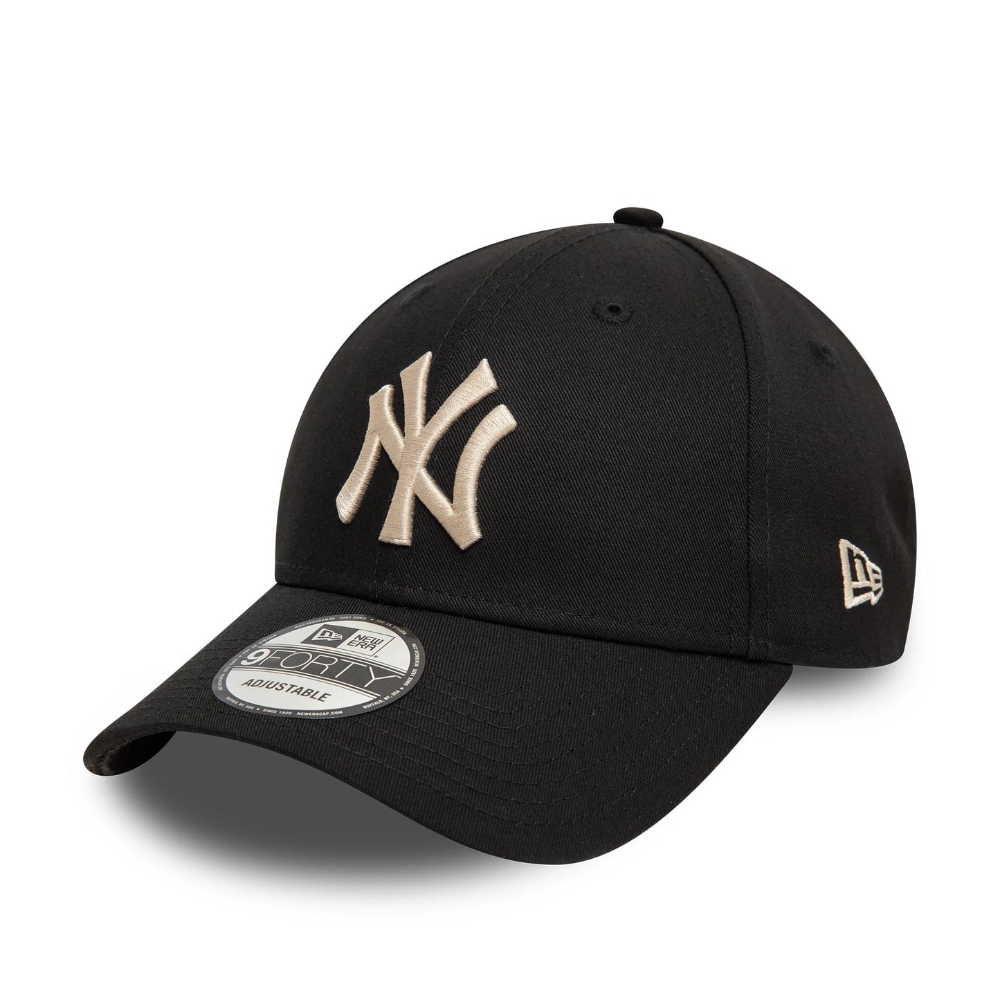 This is a New York Yankees League Essential Black 9FORTY Adjustable Cap 1