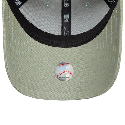 This is a New York Yankees League Essential Pastel Green 9FORTY Adjustable Cap 5