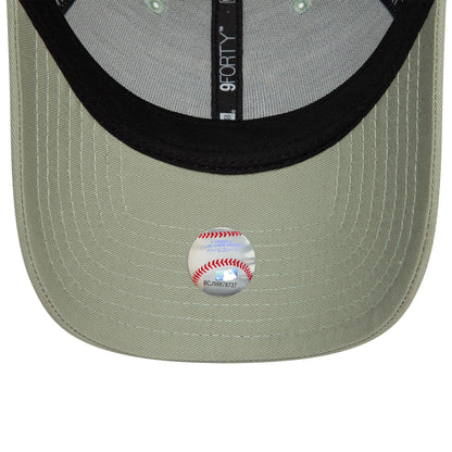 This is a New York Yankees Camo Infill Pastel Green 9FORTY Adjustable Cap 4