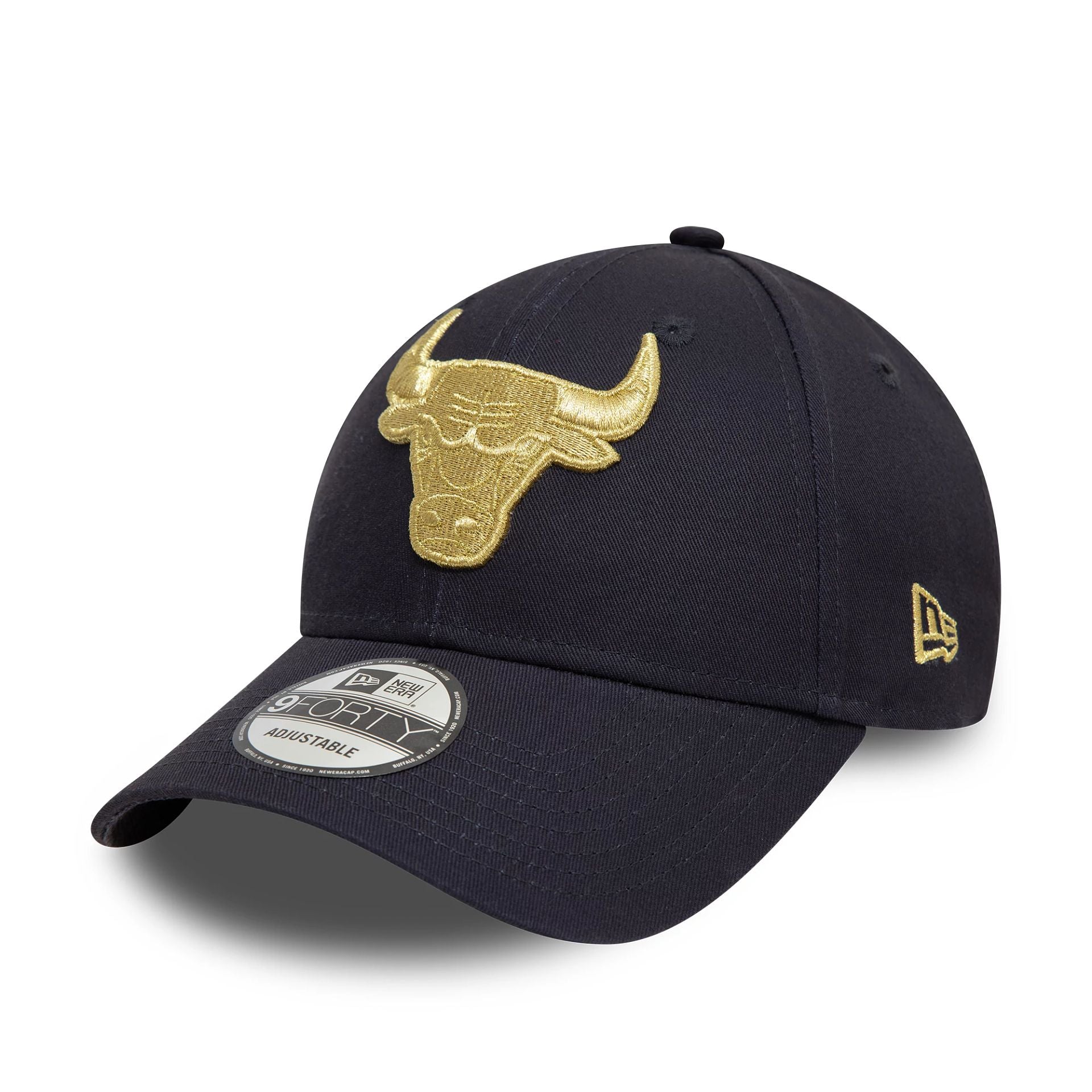 This is a Chicago Bulls Metallic Navy 9FORTY Adjustable Cap 1