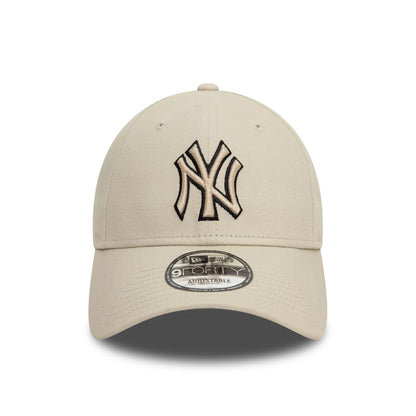 This is a New York Yankees Team Outline Cream 9FORTY Adjustable Cap 2