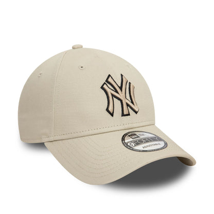 This is a New York Yankees Team Outline Cream 9FORTY Adjustable Cap 3