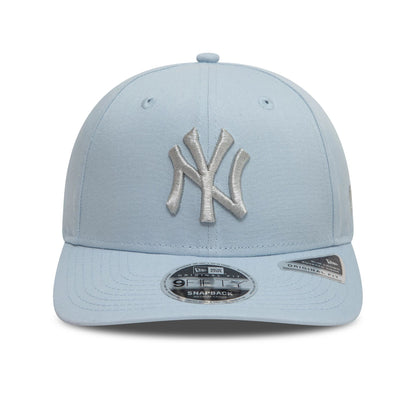 This is a New York Yankees Metallic Pastel Blue 9FIFTY Original Fit Snapback Adjustable Cap 2