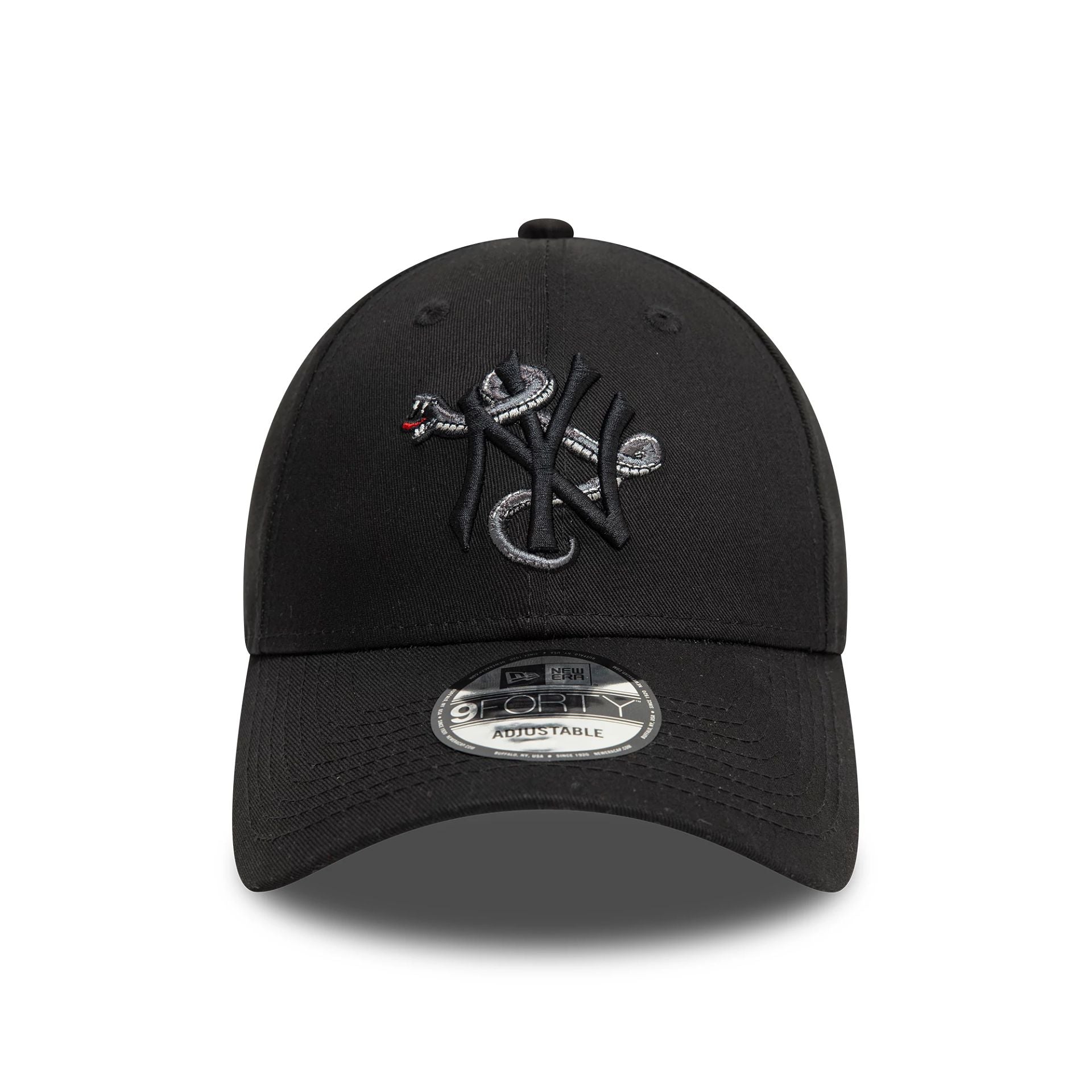 This is a New York Yankees MLB Icon Black 9FORTY Adjustable Cap 2