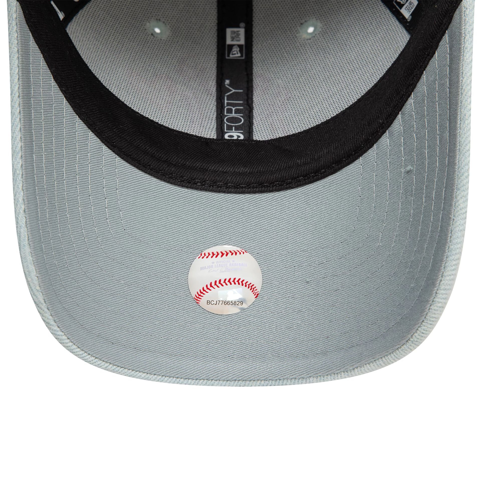 This is a New York Yankees Womens Denim Pastel Blue 9FORTY Adjustable Cap 5