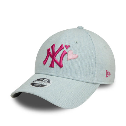 This is a New York Yankees Womens Denim Pastel Blue 9FORTY Adjustable Cap 1