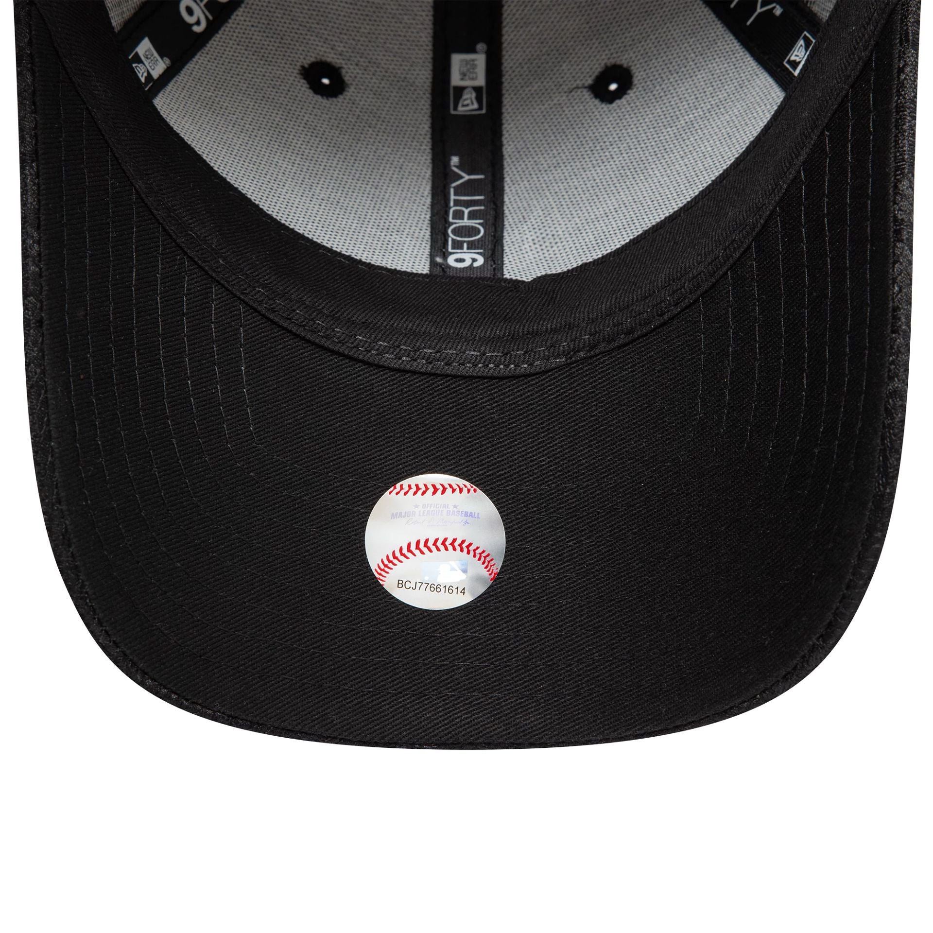 This is a New York Yankees Womens Lace Black 9FORTY Adjustable Cap 5