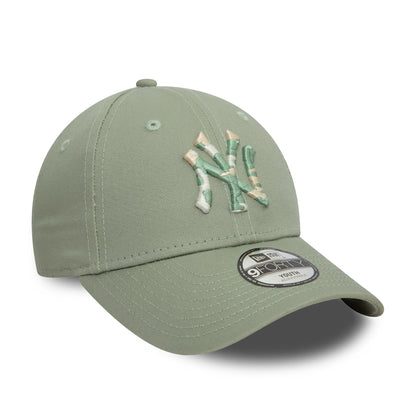 This is a New York Yankees Child Infill Pastel Green 9FORTY Adjustable Cap 3