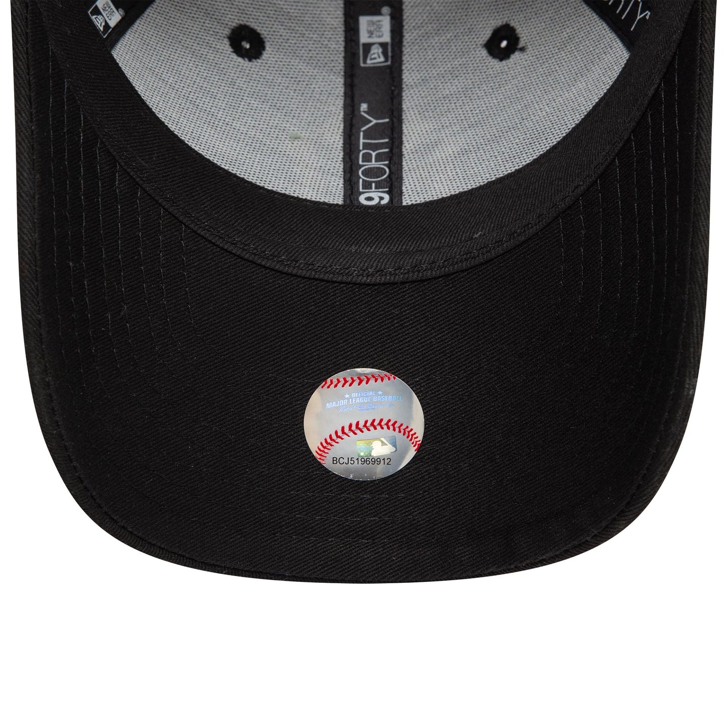 This is a New York Yankees Child League Essential Black 9FORTY Adjustable Cap 5