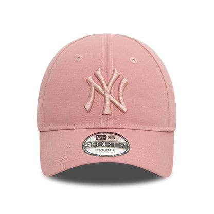 This is a New York Yankees Toddler League Essential Dark Pink 9FORTY Adjustable Cap 2