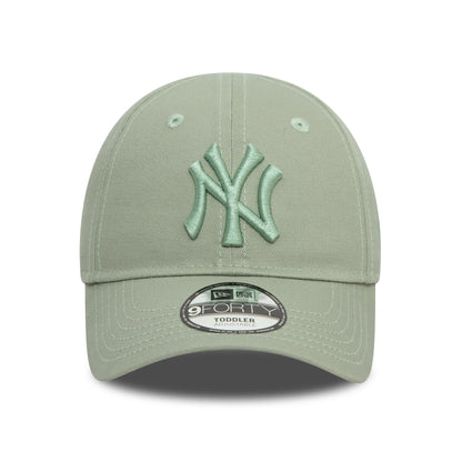 This is a New York Yankees Toddler League Essential Pastel Green 9FORTY Adjustable Cap 2