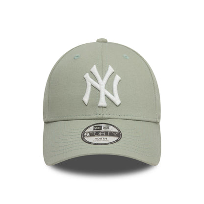 This is a New York Yankees Child Metallic Pastel Green 9FORTY Adjustable Cap 2