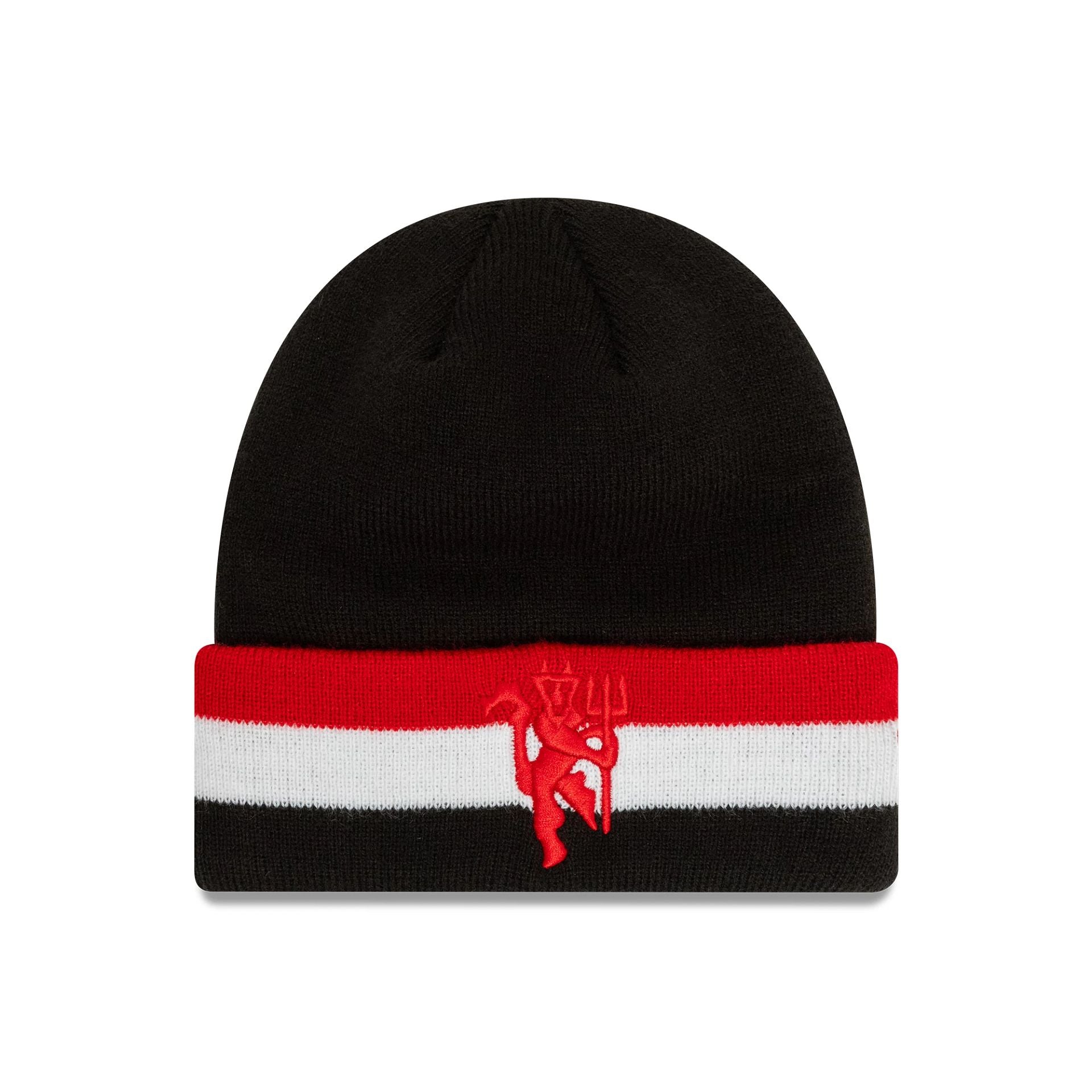 This is a Manchester United FC MUFC Flag Youth Black Cuff Knit Beanie Hat 1