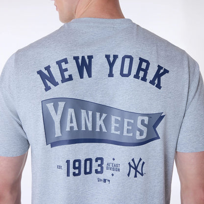 The Male model is wearing New York Yankees MLB Pennant Graphic Grey T-Shirt 4