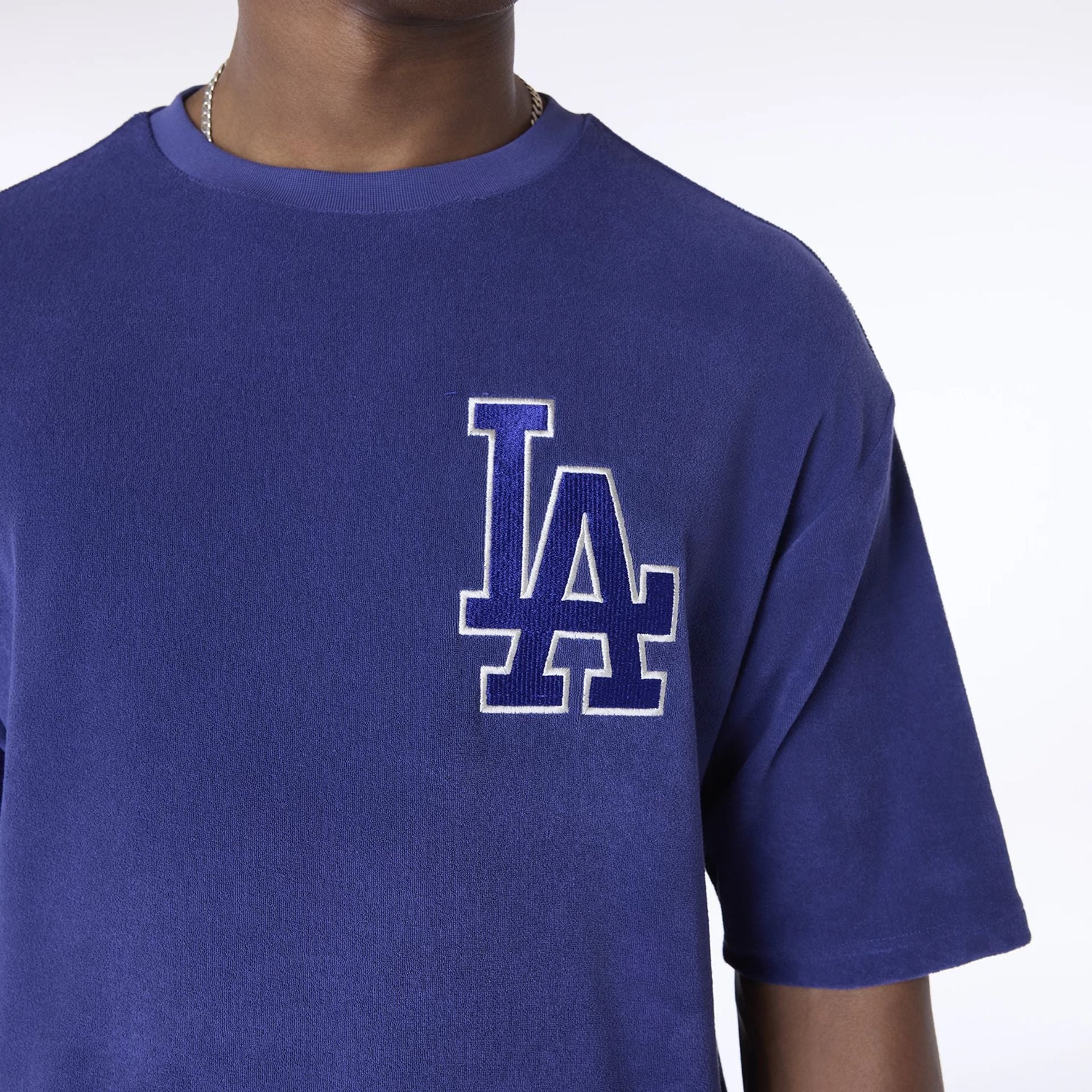 The Male model is wearing LA Dodgers MLB Towelling Dark Blue Oversized T-Shirt 6