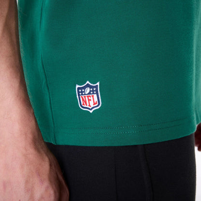 The Male model is wearing New York Jets NFL Graphic Green T-Shirt 4