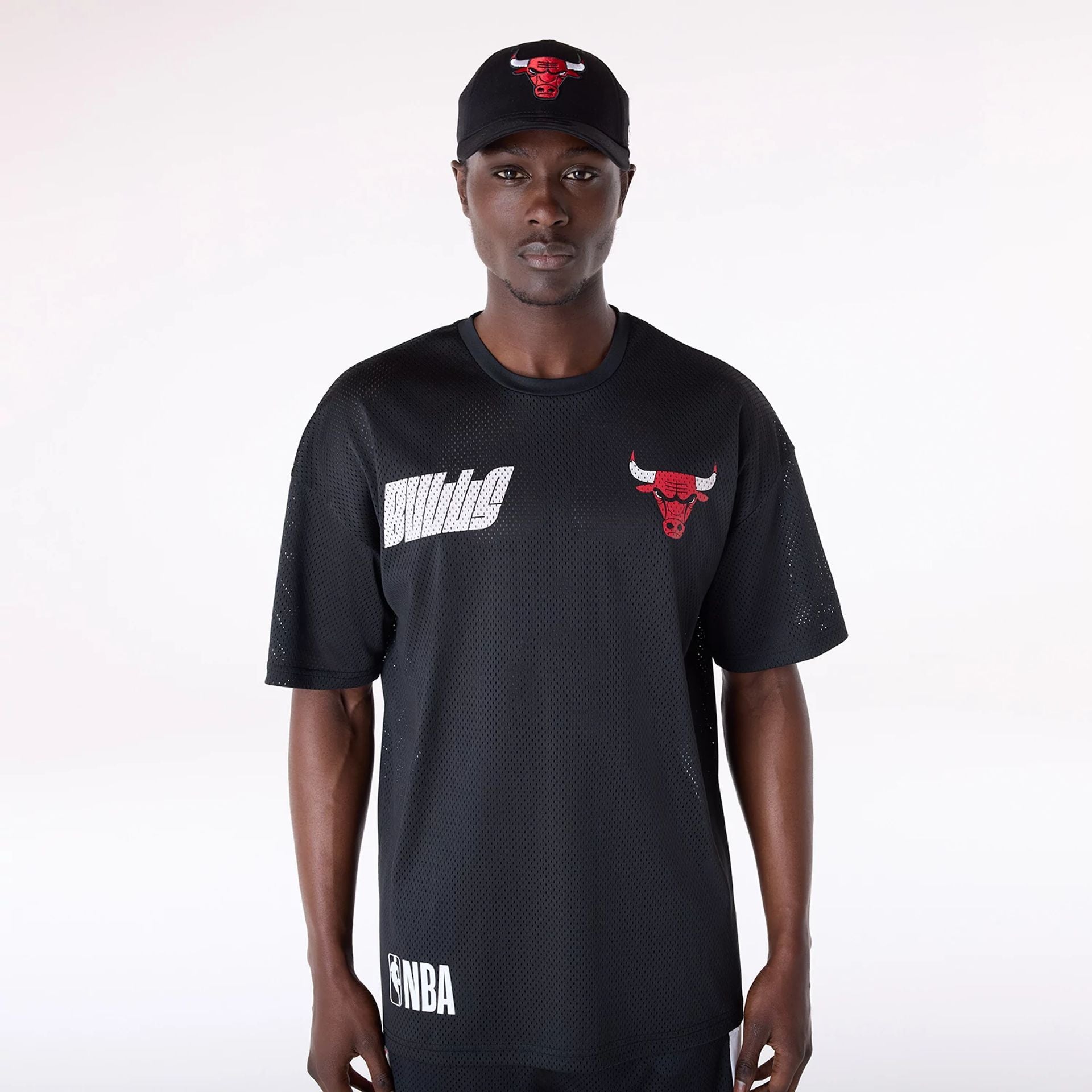 The Male model is wearing Chicago Bulls NBA Graphic Black Mesh T-Shirt 1