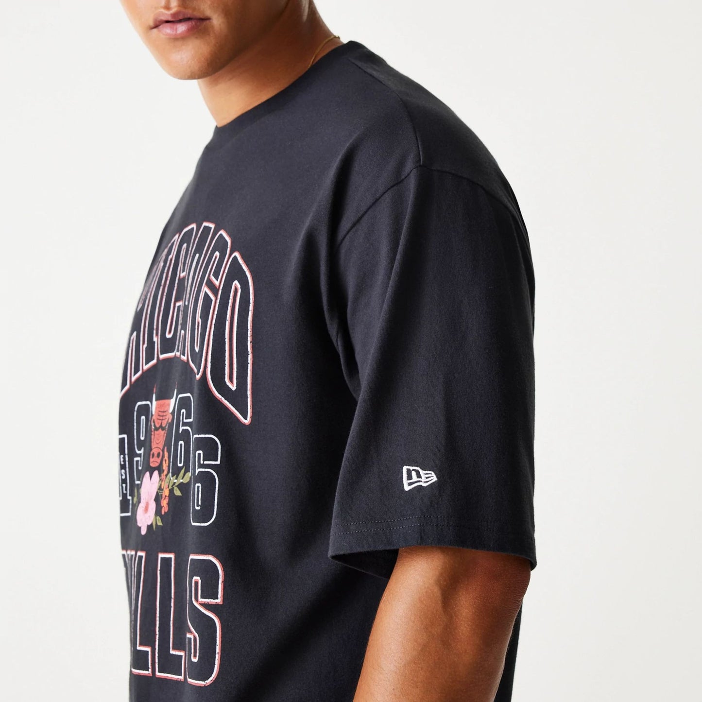 The Male model is wearing Chicago Bulls NBA Distressed Black Oversized T-Shirt 6